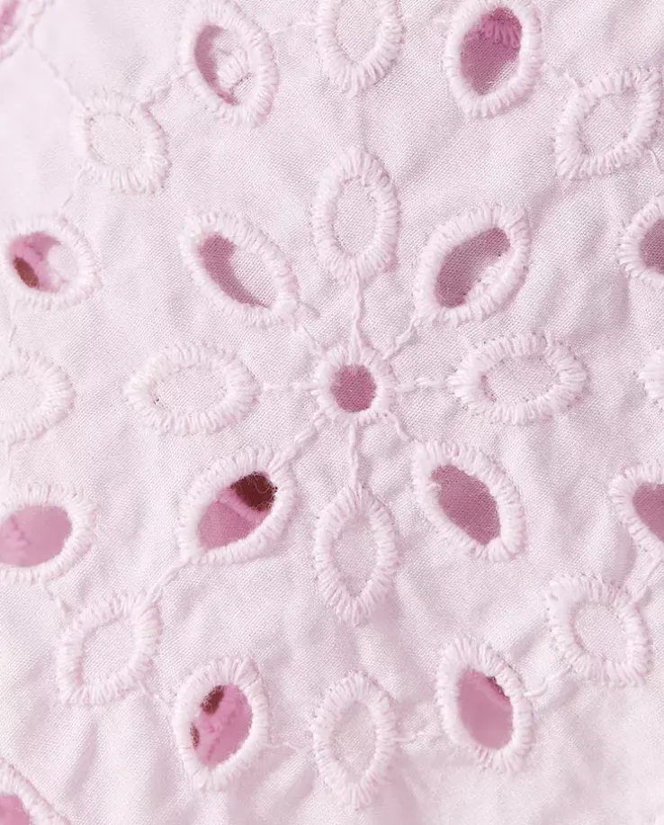 Ażurowy top w różowym kolorze