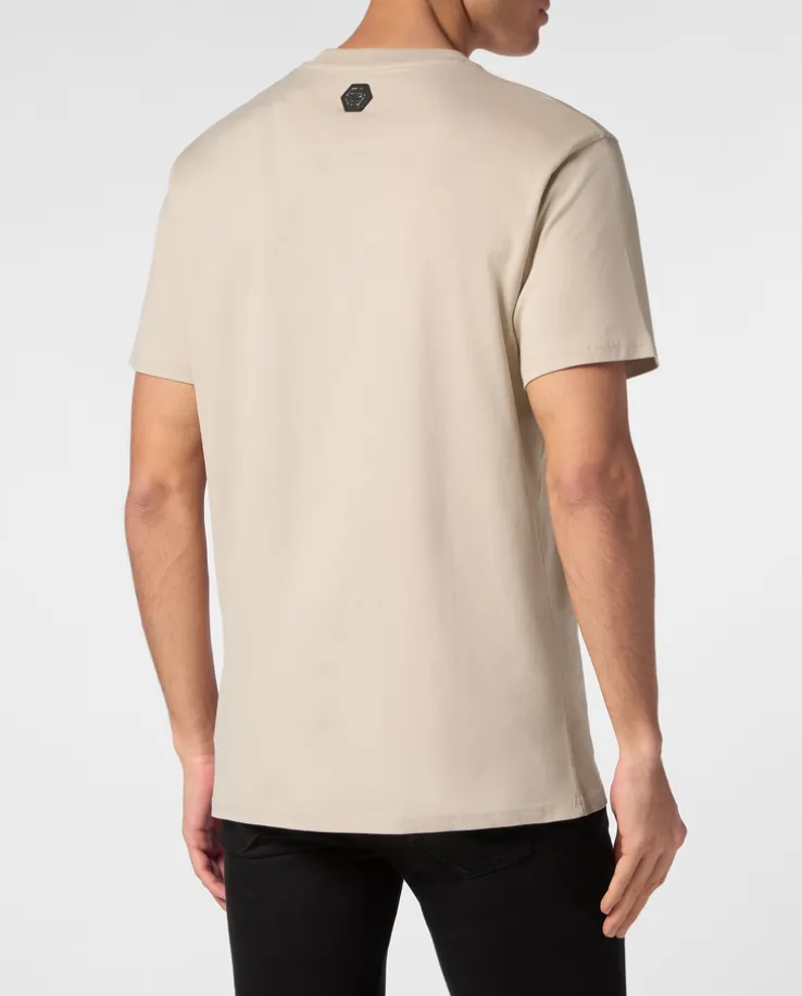 Beżowy t-shirt z logo