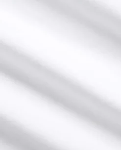 Biała koszula z wyszywanym logo