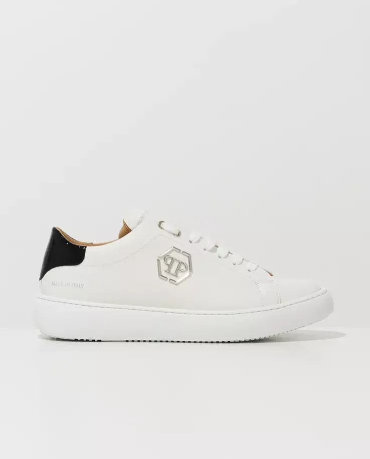 Białe sneakersy Hexagon z czarną zapiętką