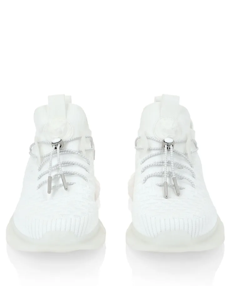 Białe sneakersy sportowe
