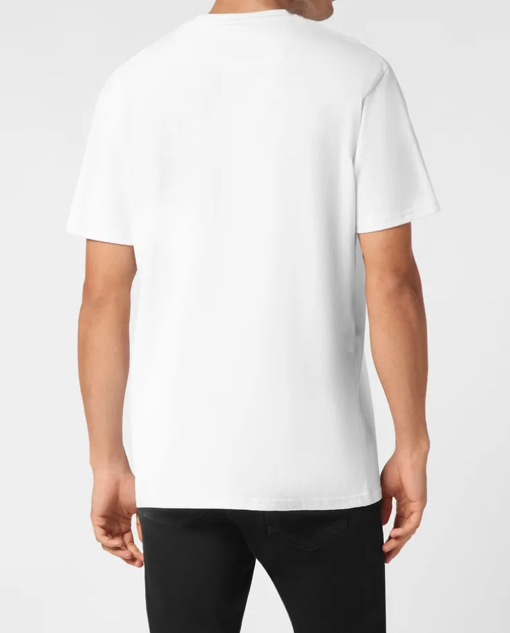 Biały t-shirt z haftem