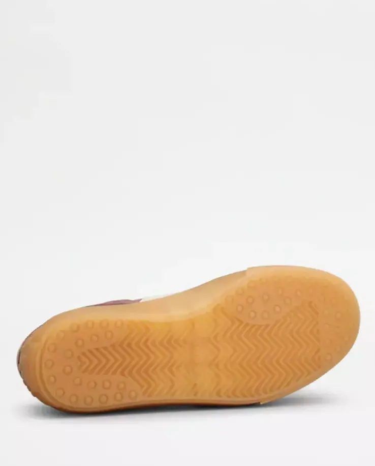 Brązowe zamszowe trampki