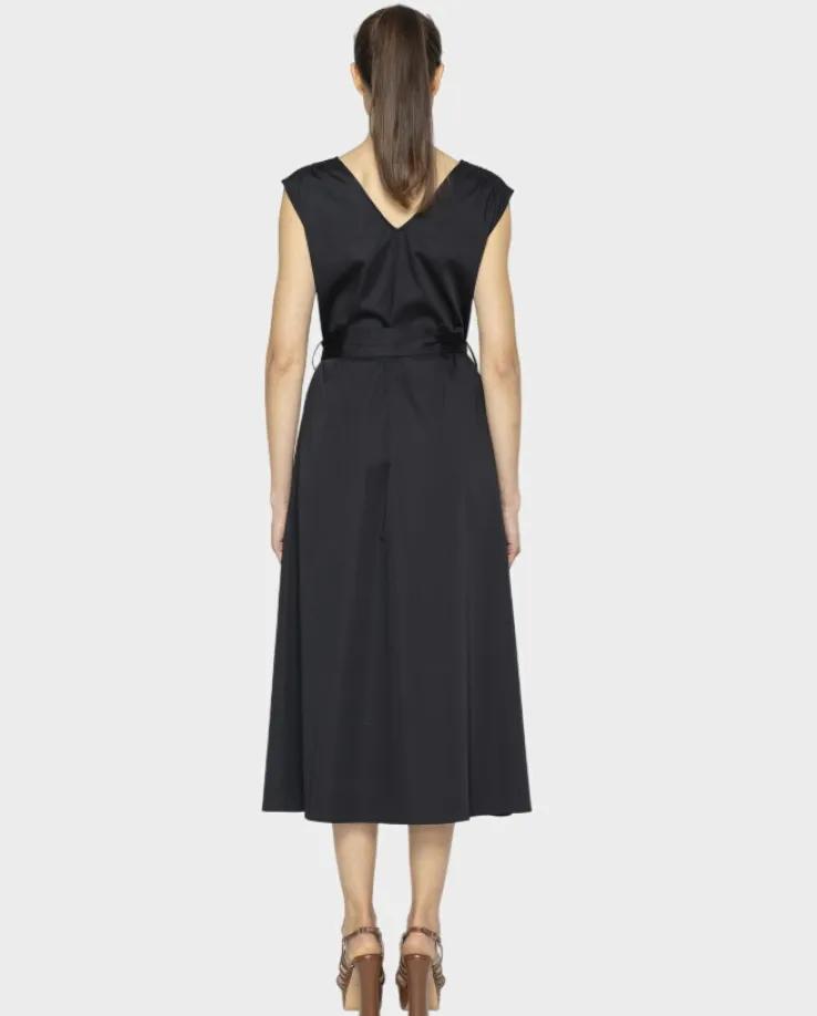 Czarna elegancka sukienka midi