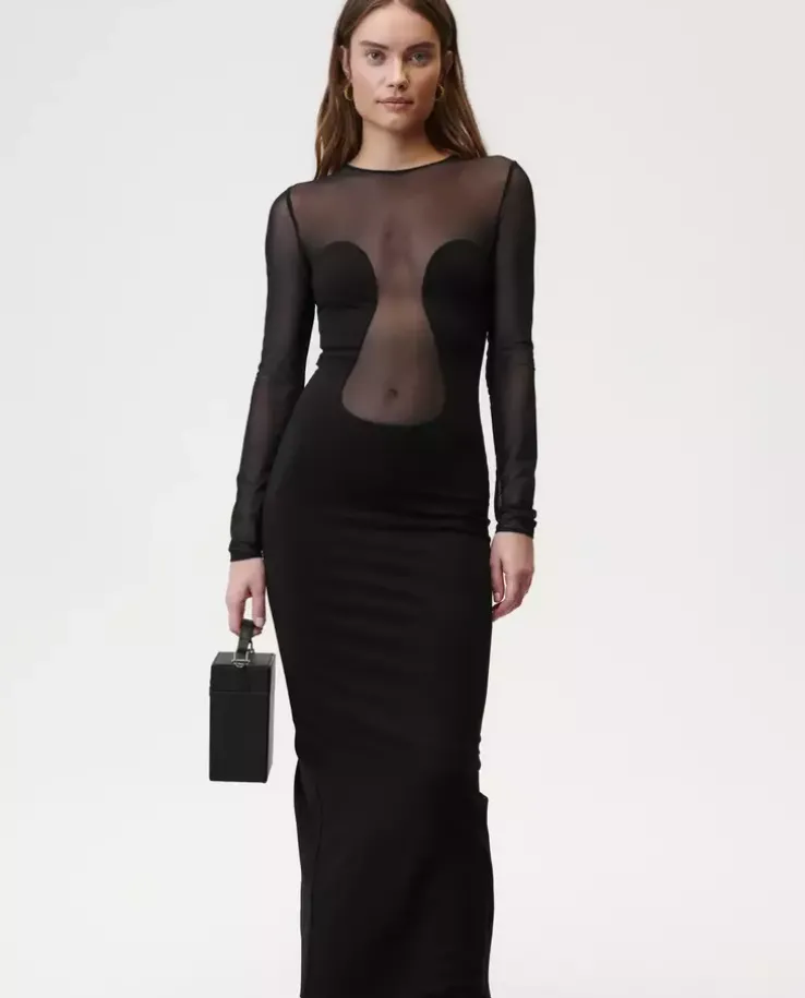Czarna sukienka Sleek Silhouette