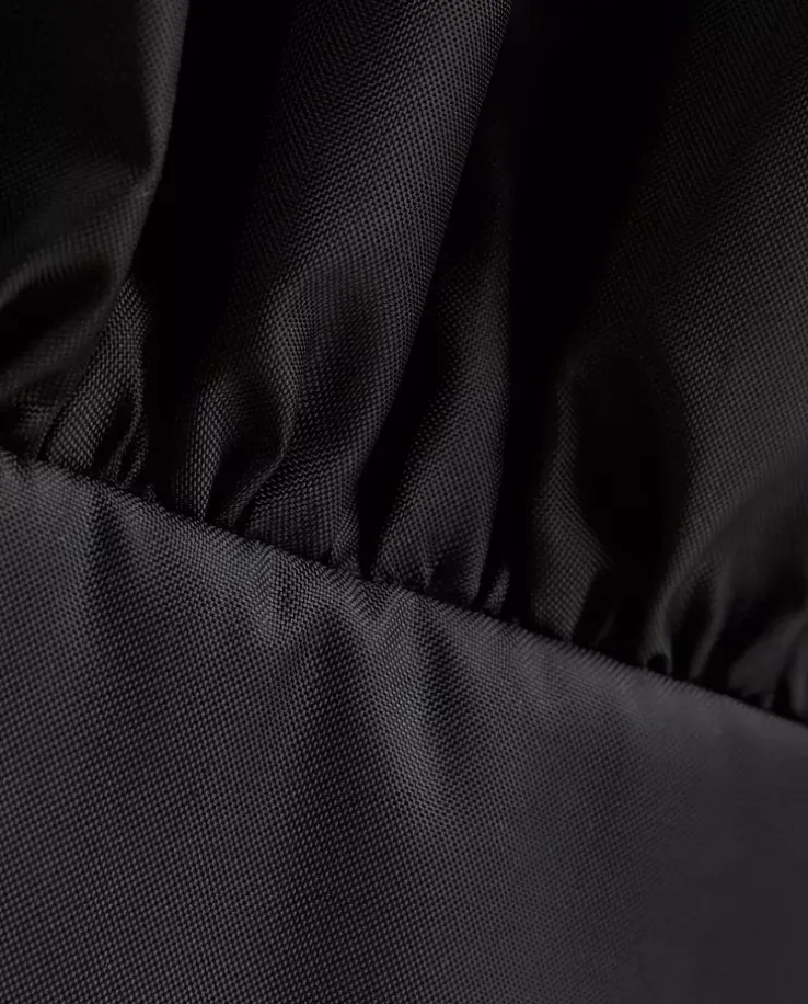 Czarna torebka z falbanką mini