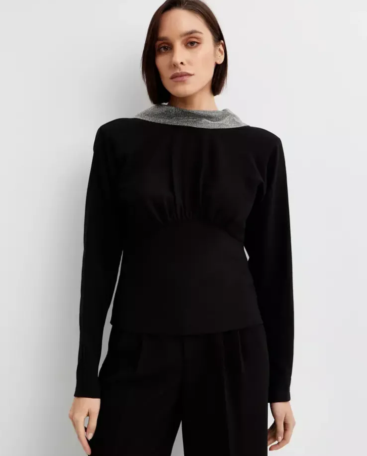 Czarny longsleeve z marszczeniem