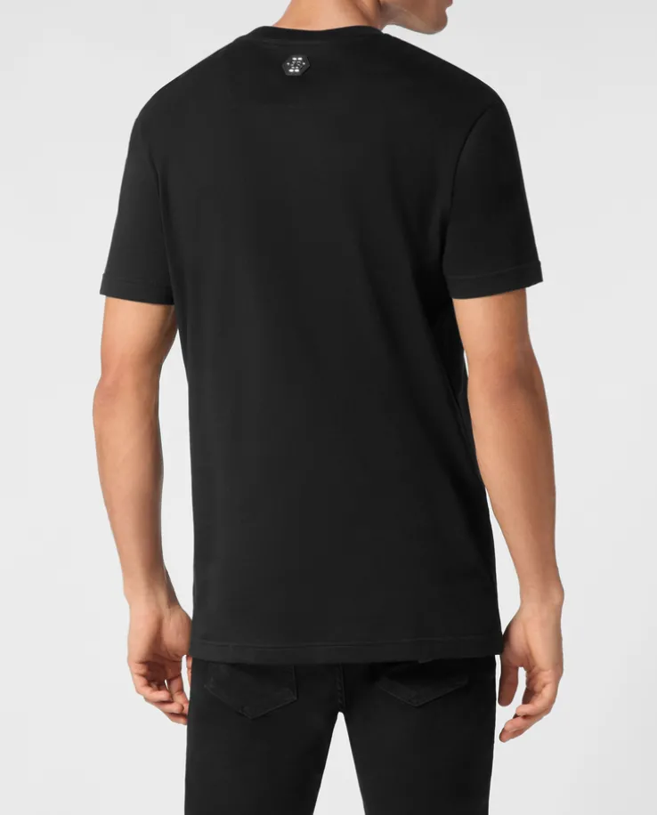 Czarny t-shirt z dużym nadrukiem czaszki