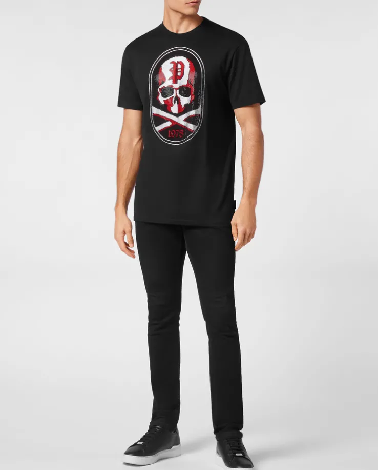 Czarny T-shirt z motywem czaszki