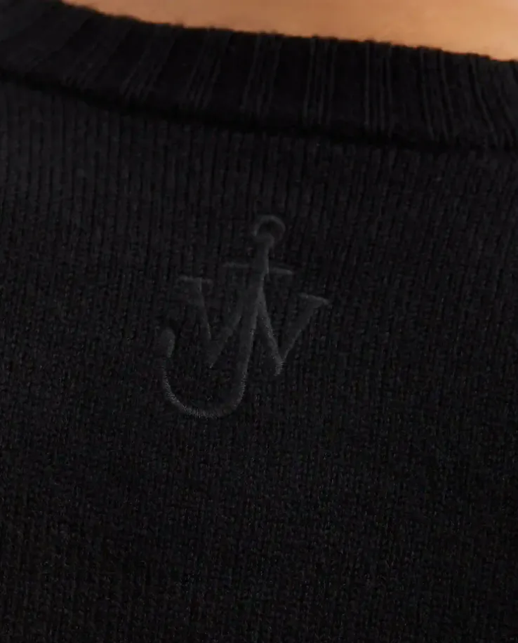 Czarny wełniany sweter