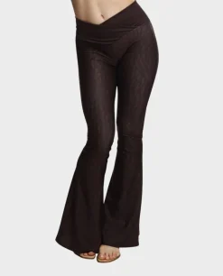 Czekoladowe legginsy Flare