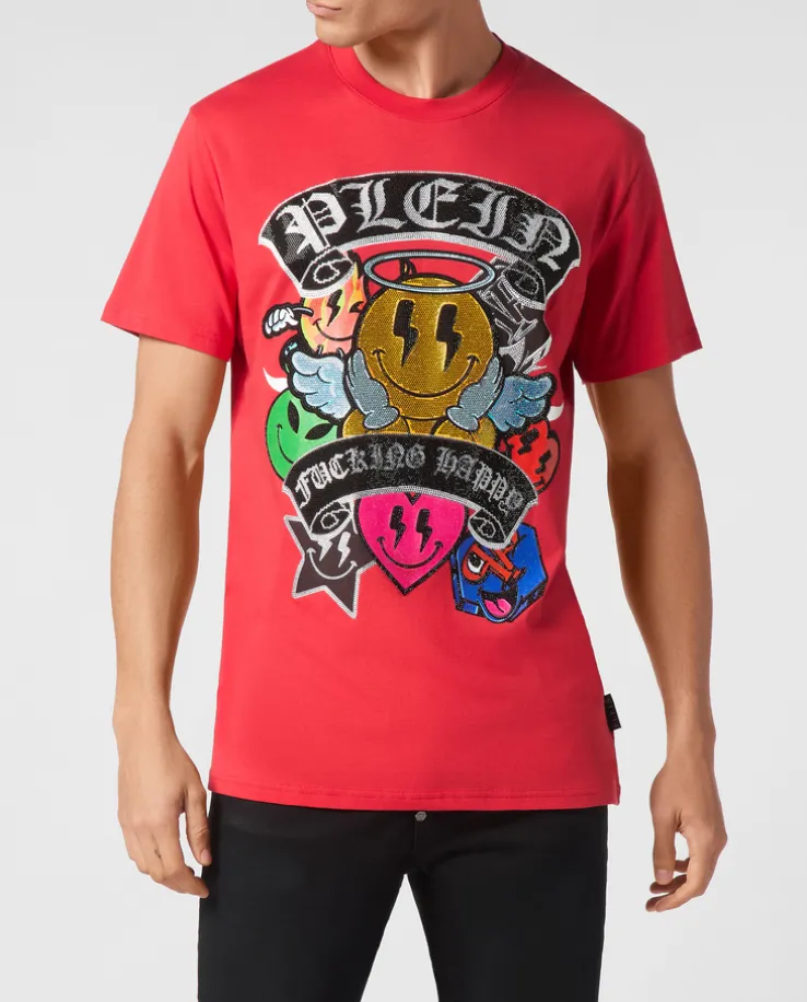 Czerwony t-shirt z dużym zdobieniem z kryształów