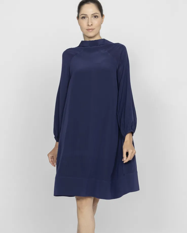 Granatowa sukienka oversize