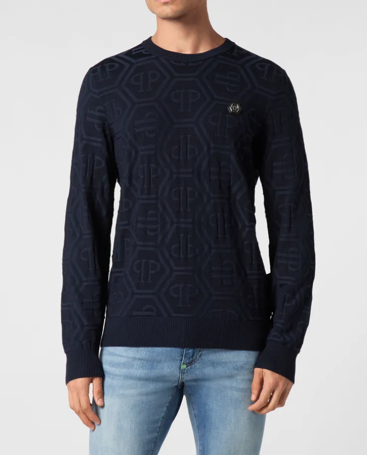 Granatowy sweter z monogramem