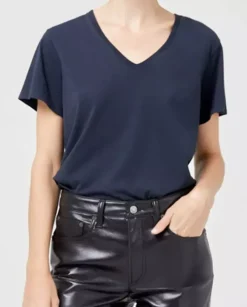 Granatowy t-shirt Ona
