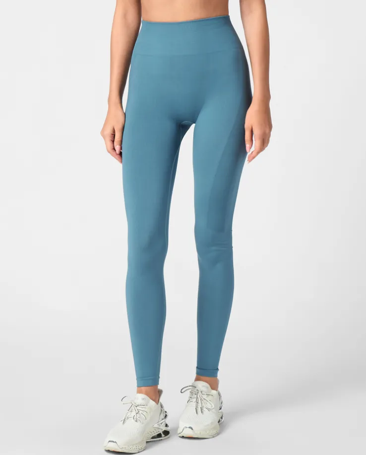 Niebieskie legginsy z logo