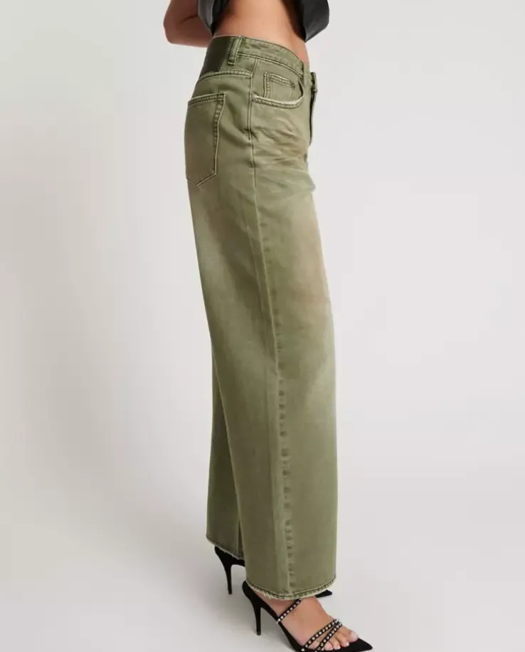 Spodnie khaki z szerokimi nogawkami