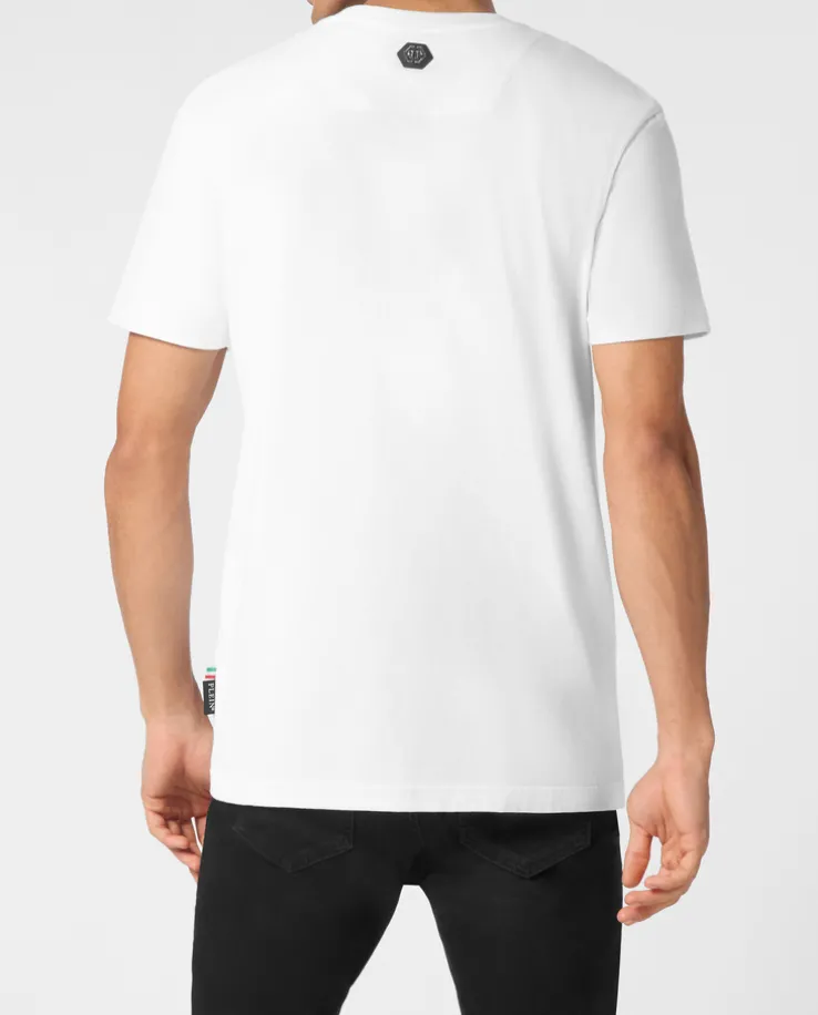 T-shirt z kolorowym motywem czaszki